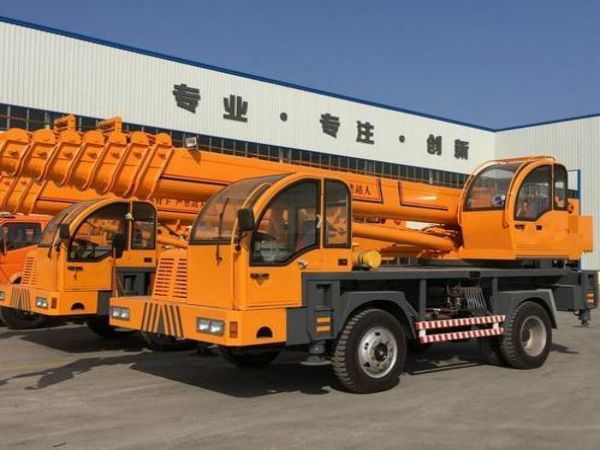 承德高新区吊车出租公司电话_汽车吊新闻-挑选吊车公司需注意哪些问题